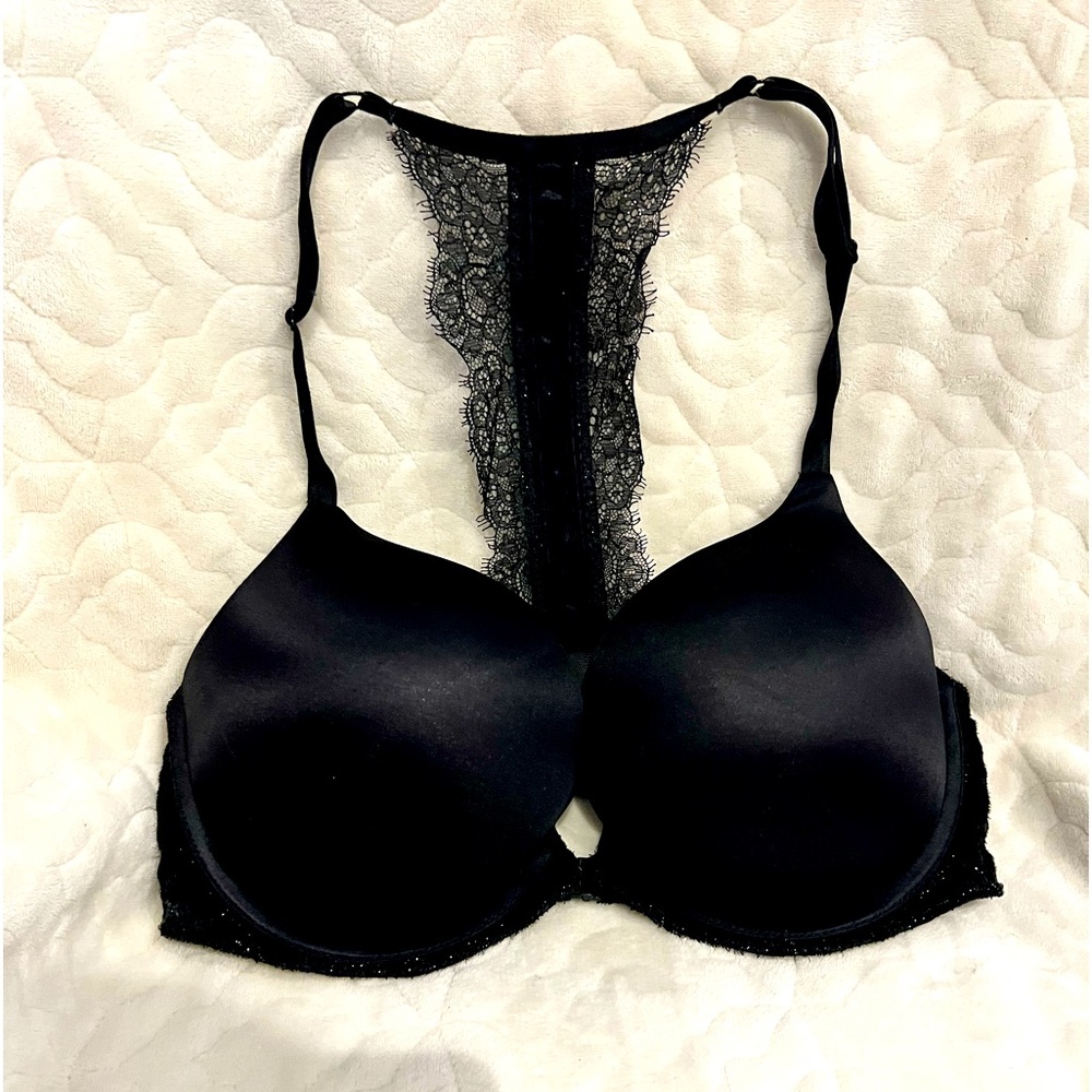Victoria's Secret Black Lace Racerback Bra😻🍒🍒